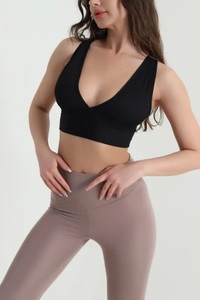 เสื้อชั้นในกีฬาสำหรับออกกำลังกายวิ่งและฟิตเนส ยี่ห้อ Ever Glow Wholesale Plus Size ผลิตจากผ้าสแปนเด็กซ์/ไนลอน สายรัดรูปตัว Y  รับสกรีนโลโก้ด้านหน้า ระบายอากาศได้ดี - Product Image 2