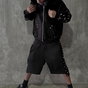 Ensemble de survêtements en coton épais personnalisés pour hommes, en molleton bouclette, délavé à l'acide, comprenant un sweat à capuche court zippé et un short de survêtement - Product Image 3