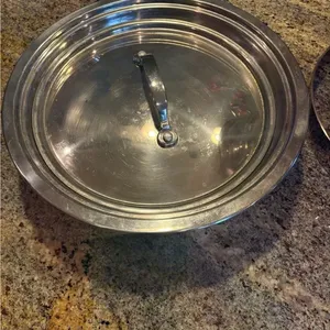 Casserole classique en acier inoxydable robuste |   Durable et antiadhésif pour cuisines commerciales et tous types de cuisinières - Product Image 2