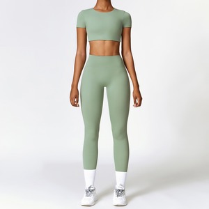 Ensemble de yoga sur mesure pour femme avec logo frontal, respirant, 2 pièces, en Spandex/Polyester de haute qualité, motif uni, taille élastique, ensemble taille haute - Product Image 3