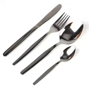 Elegante juego de cubiertos de metal, cuchara y tenedor, juego de cubiertos modernos de acero inoxidable para uso en hostelería, restaurantes y buffets. - Product Image 3