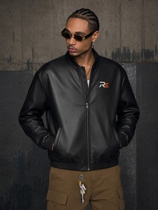 Chaqueta de cuero elegante con forro interior suave, costuras duraderas y ajuste regular cómodo para uso diario. Diseño de chaqueta de cuero. - Product Image 1