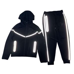 Conjunto de Sudadera con Capucha Reflectante Personalizada para Hombre, Ropa Deportiva de Felpa Técnica, Fabricante de Ropa Deportiva Urbana con Rayas Brillantes - Product Image 4