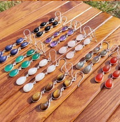 Boucles d'oreilles créoles en pierres précieuses de haute qualité, légères, couleur or, pour usage quotidien, disponibles au prix de gros - Product Image 5