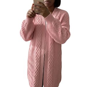Cárdigan largo rosa para mujer, de punto trenzado, con frente abierto, ajuste holgado, manga larga, estilo casual, tejido de punto, fabricante de logotipos personalizados - Product Image 4