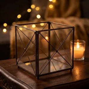 Portavelas Cuadrado de Metal Hecho a Mano con Diseño Artesanal, Paneles de Vidrio y Marco Metálico para Decoración del Hogar en Acabado Antiguo - Product Image 1