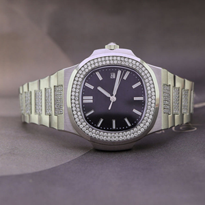 Montre de haute qualité avec diamants cultivés en laboratoire DEF, diamants incolores, style hip-hop. - Product Image 3