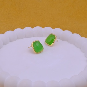 Boucles d'oreilles clous tendance en acier inoxydable plaqué or rose anti-ternissement avec pierre de préhnite et calcédoine, forme fantaisie, vente en gros de pierres précieuses - Product Image 5