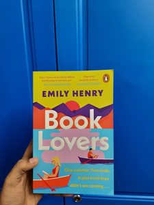 คนรักหนังสือ โดยเอมิลี่ เฮนรี หนังสือปกอ่อนภาษาอังกฤษ นิยายรักโรแมนติก นิยายเรื่องราวความรัก - Product Image 2