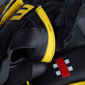 Guantes de críquet profesionales para hombre, diseños personalizados, guantes ligeros para portero con la mejor calidad a bajo precio. - Product Image 3