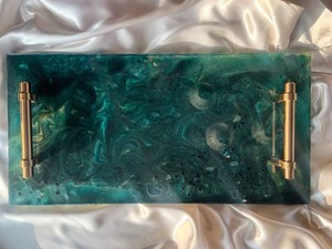 Grand plateau en résine vert émeraude, décoration de table verte, art en résine verte, plateau de table élégant et luxueux, plateau de charcuterie aux tons de bijoux - Product Image 4