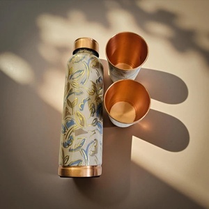 Botella de agua moderna de cobre con diseño oriental, termo portátil para viaje. - Product Image 5