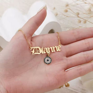 Collier élégant personnalisé avec nom en or massif plaqué or, collier tendance avec nom en Old English, collier personnalisé à la mode - Product Image 4