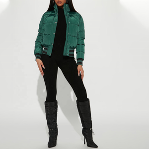 Chaqueta Bomber Acolchada Verde de Moda para Mujer, Chaqueta Corta de Invierno con Cuello Alto, Manga Larga, Relleno de Poliéster y Cierre de Cremallera - Product Image 3