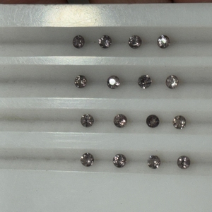 Pierre précieuse calibrée en grenat naturel à changement de couleur, taille brillante ronde, 3 mm, qualité AAA, brun à rouge, non traité, provenance Madagascar - Product Image 3