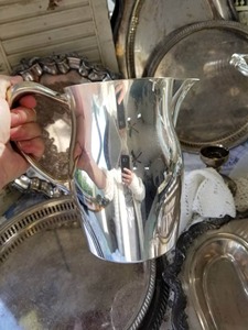 Carafe à eau en acier inoxydable grande capacité avec couvercle, pichet de service élégant en métal pour la maison, la cuisine, les restaurants, les hôtels et les mariages - Product Image 1