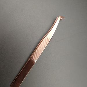 Pinzas de Aislamiento de Pestañas de Acero Inoxidable de Alta Precisión con Punta Lisa para un Trabajo Preciso y Limpio, Hechas en Pakistán - Product Image 1