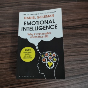Inteligencia emocional de Daniel Goleman, libro en inglés de bolsillo, guía de conciencia emocional, liderazgo y éxito - Product Image 2