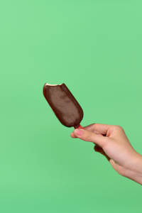 OEM Crispy Crunch Chocolate Ice Cream Bar Milk Gelato Rich Frozen <b>Dessert</b> Coated Chocolate Private Label Wholesale Supplier - Product Image 5