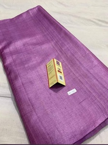 MATIÈRE PREMIÈRE SOIE VIOLETTE POUR LA CONFECTION DE SAREES/SARI/SHARI MODERNE EN LONGUEUR TERRAINE POUR MARIAGES, FÊTES ET CÉRÉMONIES DE DÉGAGEMENT - SÉCHAGE RAPIDE ET INFRÉMPLISSABLE - Product Image 1