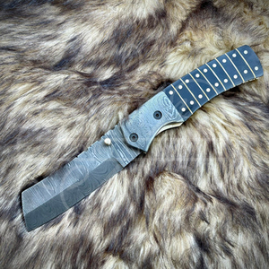 Cuchillo Plegable de Acero de Damasco Hecho a Mano con Mango de Cuerno Negro y Funda de Cuero - Product Image 2