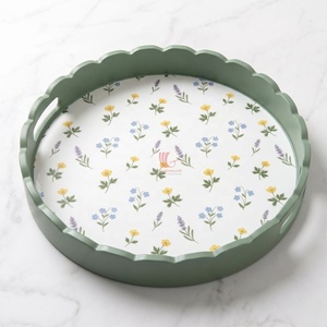 Plateau décoratif floral rond en plastique vert, style shabby chic, avec poignée, pour la décoration de la maison - Product Image 2