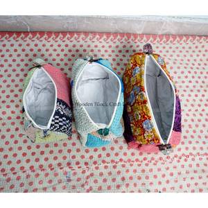 Lot de 3 trousses de toilette vintage en coton kantha avec fermeture éclair et pompons, grand format, écologiques et portables pour femmes - Product Image 4