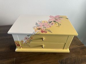 Caja de Madera Pintada a Mano de Estilo Vintage, Organizador Decorativo Hecho a Mano para Joyas, Cosméticos y Decoración del Hogar - Product Image 2