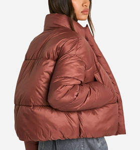 Chaqueta de Plumón para Mujer, Color Rojo Óxido, OEM, con Capucha Ajustable y Acolchado, Chaqueta de Invierno Acolchada para Mujer - Product Image 5