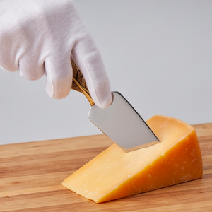 Juego de cuchillos para queso con mango de plumas doradas, 3 piezas, de acero inoxidable, tenedor para queso, espátula, herramientas para uso en la cocina - Product Image 5
