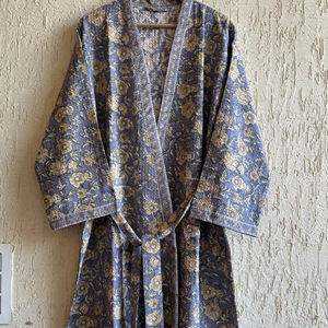 Peignoir long kimono gris en coton gaufré compressé à séchage rapide pour femme, imprimé à la main, idéal pour la maison, les voyages, la plage et le spa - Product Image 1