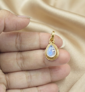 925 Sterling Silver Vintage Pear <b>Rainbow</b> Moonstone Pendant Handmade Artisan Gemstone Charm Women Gift Rose Yellow Gold Plated - Product Image 2