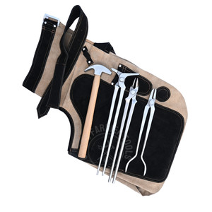 Juego Profesional de Herramientas para Herrar Caballos con Delantal, Martillo, Separador de Herraduras, Tenazas de Cabeza Redonda, Tenazas Resistentes al Fuego y Clavillador - Product Image 1