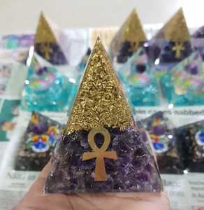 Cristales Naturales de Reiki Hechos a Mano en Venta, Esfera de Ojo de Tigre, Resina Energética Orgónica, Pirámide de Orgonita - Product Image 3