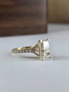 Anillo Romántico East West con Diamante Cultivado en Laboratorio de Corte Radiante de 3.01CT, Oro Sólido de 14K, Joyería para Compromiso, Boda o Propuesta para Ella - Product Image 3