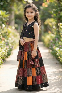 Shoryam Fashion - Conjunto de Lehenga Choli Estampado de Rayón para Niños al por Mayor |   Ropa Festiva para Bodas y Fiestas Indias para Niñas de 28 Años - Product Image 5