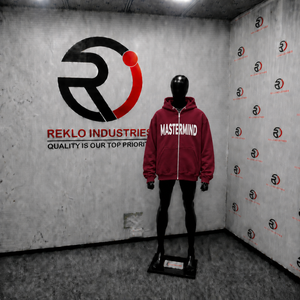 Sudadera con capucha extragrande color granate personalizada para hombre, estilo urbano, con estampado gráfico blanco, hombros caídos, cremallera completa, ropa informal. - Product Image 3