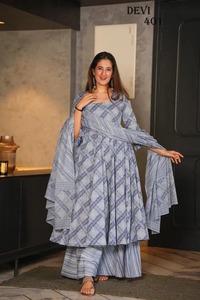 Magnifique robe Anarkali indienne pakistanaise en coton et soie, tissu fantaisie imprimé numériquement, pour mariage, décontractée, traditionnelle, vêtements pour femmes - Product Image 3