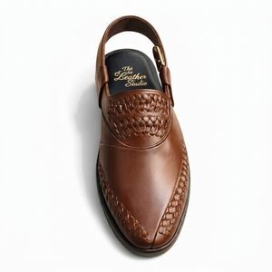Mules en cuir véritable marron pour homme The Leather Studio, bout fermé, sangle à boucle, style classique, sandales toutes saisons - Product Image 1