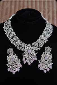 Nouveaux ensembles de bijoux traditionnels indiens et pakistanais plaqués or 18 carats pour femmes, collier, boucles d'oreilles et bijou de tête tendance pour cadeaux de mariage - Product Image 3
