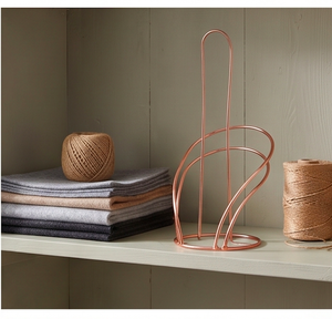 Porte-papier moderne en fil de cuivre avec base ronde, design minimaliste, idéal pour la cuisine, la salle à manger et la salle de bain - Product Image 4