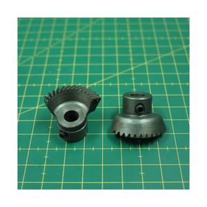 Piezas de máquina de coser doméstica para el hogar Montgomery Ward 10902 engranaje hecho en Taiwán para uso en prendas de vestir - Product Image 1