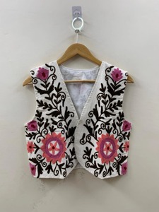 Gilet en coton blanc brodé de fleurs, col en V, sans manches, style bohème, vêtement d'extérieur pour femme, motif fait main, longueur standard - Product Image 1