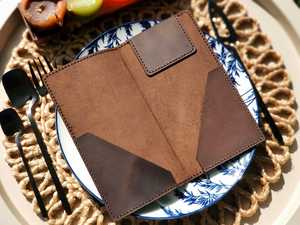 Estuche para Cheques de Cuero Genuino de Lujo Hecho a Mano, Seguro, Moderno y Profesional para Restaurantes - Product Image 6