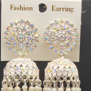 Boucles d'oreilles Jhumka indiennes plaquées argent avec cristaux ronds, strass et perles blanches, bijoux en gros par paire - Product Image 1
