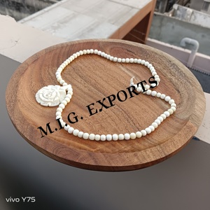 Collar de cuentas de hueso o joyería para fiestas, utilizada para fines espirituales, culturales y estéticos, y con gran variedad de estilos. - Product Image 4