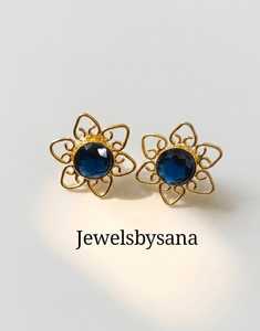 Boucles d'oreilles créoles en laiton filigrané bleu floral Jewelsha, style vintage, avec pierres turquoise taille émeraude – Idéal pour un cadeau - Product Image 3