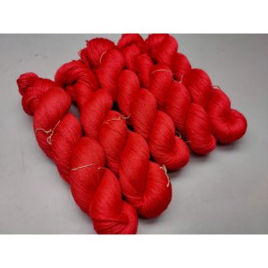 Hilo de Seda de Morera 600m 100g 3 Capas, Seda Fina para Tejer, Coser y Bordar, Hecho en India - Product Image 1