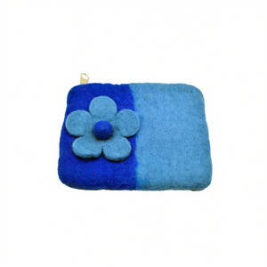 Pochette pour femme bleue à fleurs avec accessoires - Product Image 2