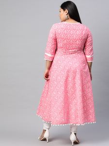 ชุดเดรส Anarkali ผ้าฝ้ายสีชมพูลายดอกไม้ ขายส่ง ไซส์ใหญ่สำหรับผู้หญิง คอวี แขนสามส่วน ทรงหลวม สวมใส่สบาย เหมาะสำหรับโอกาสฤดูร้อน - Product Image 4